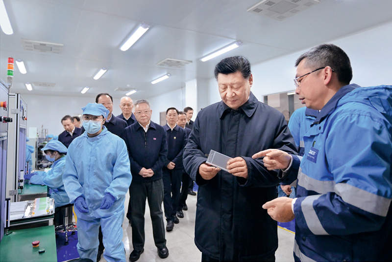 2024年3月18日至21日，中共中央总书记、国家主席、中央军委主席习近平在湖南考察。这是18日下午，习近平在中德合资企业巴斯夫杉杉电池材料有限公司考察。 新华社记者 谢环驰/摄